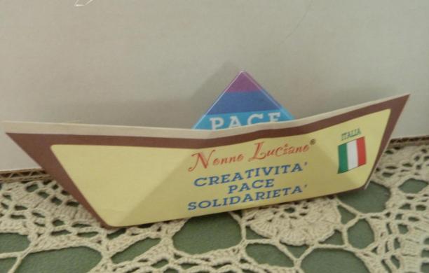 Una delle barchette solidali