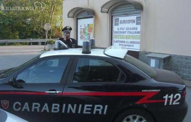 Rapina-lampo all'ora di chiusura del supermercato
