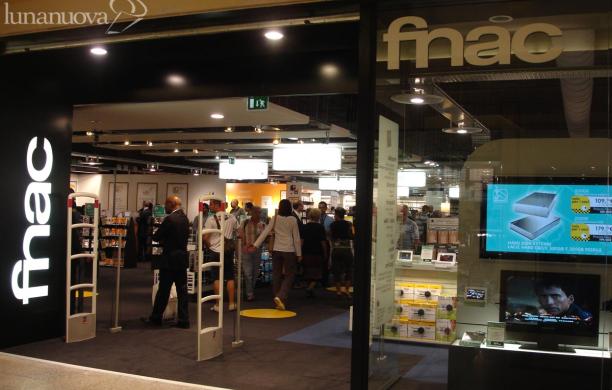 L'ingresso della Fnac delle Gru