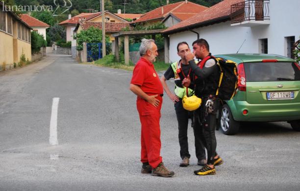 Tre escursionisti intrappolati mentre scendono nel Sessi