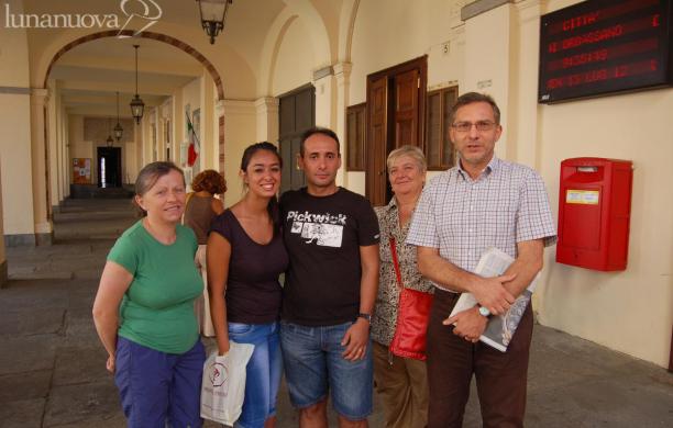 La delegazione che ha consegnato le firme