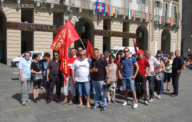 I lavoratori Alfa Plast davanti alla Regione