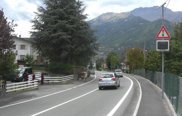 Passeggia lungo l'ex statale 24: anziano travolto e ucciso