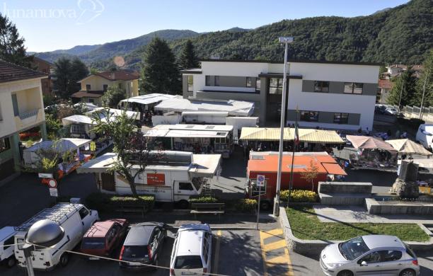 Un coro di "no" al trasloco del mercato dalla piazza