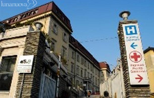 Giovane muore in ospedale, mistero sulle cause