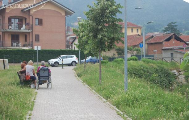 Internet gratis al fresco del parco o al tepore del centro multimediale