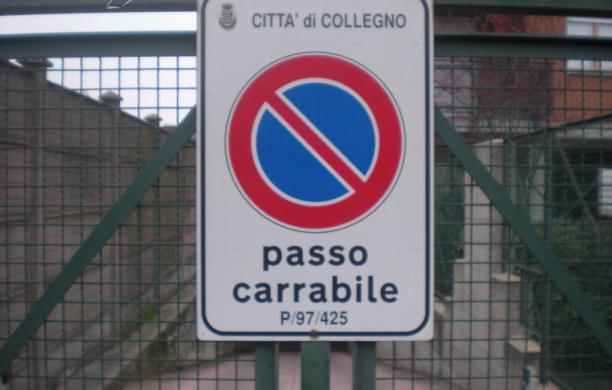 Passi carrai, lamentele per il balzello