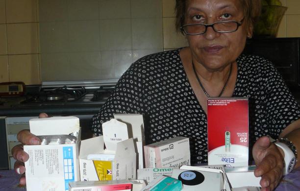 Vedova, malata e con due figlie a carico