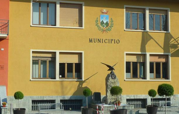 È scontro tra la preside e il Comune