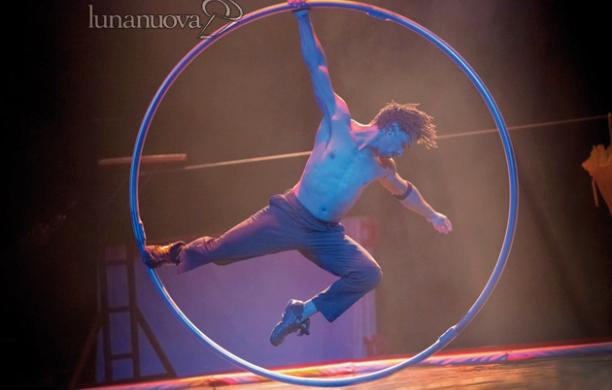Eccentrika: il mosaico d'arte circense di Eric Angelier