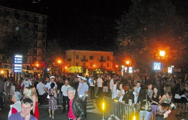 E sabato sera tutti svegli fino all'alba