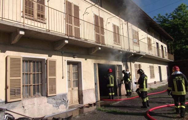 Casa in fiamme quattro volte in un anno