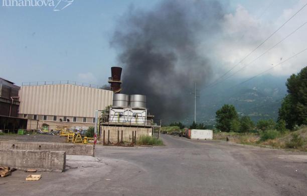 Nuovo incendio alle acciaierie Beltrame
