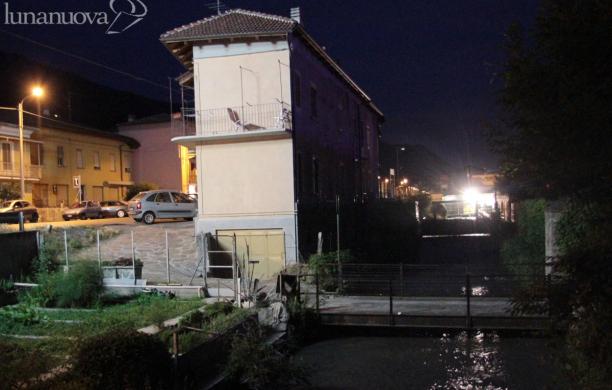 Bimba cade nel canale e muore affogata
