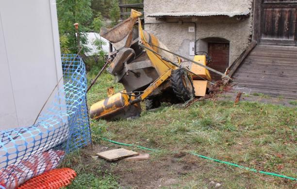 Cesana: operaio edile cade dalla betoniera