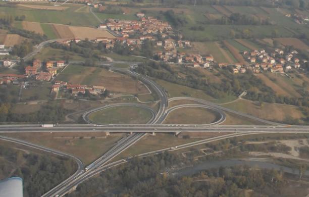 «Pochi metri di asfalto e addio alle code»
