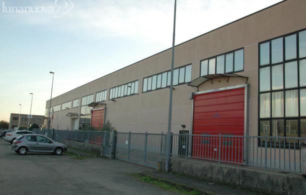 Impigliato e schiacciato dal tornio