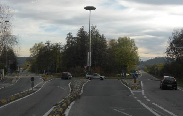 Rotonda ancora al buio dopo tre mesi