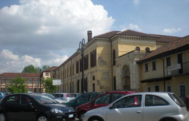 Carabinieri e vigili mettono su casa