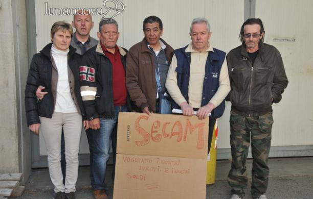 Rabbia alla Secam: «Che fine fa il nostro lavoro?»