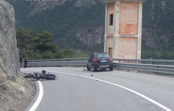 Muore in moto nello scontro frontale