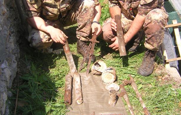 Quattro bombe anti-aeree in una baita