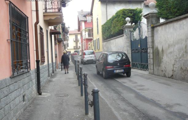Commercianti assediati dalle cacche