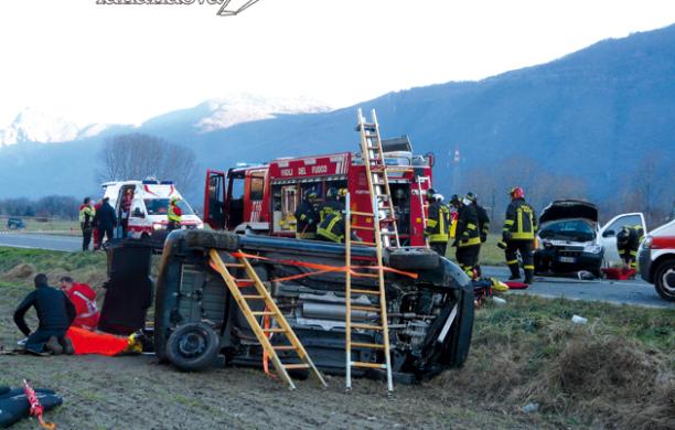 Epifania tragica sulla statale 24: auto fuori strada, muore un'anziana