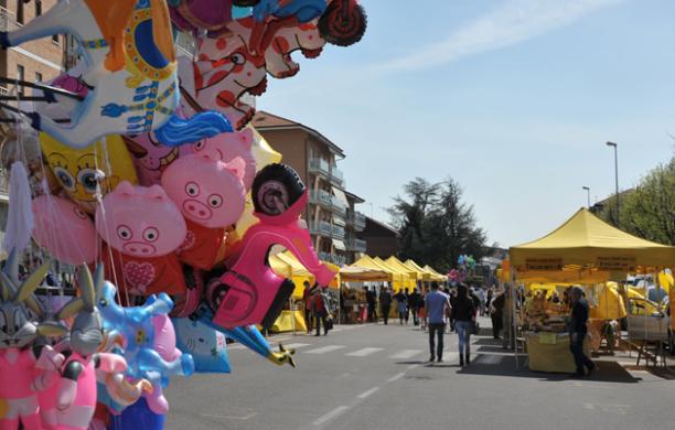 Fiera di primavera, meno banchi ma un mare di gente