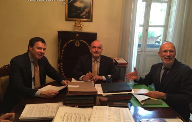 Castello al Comune: adesso c'è anche la firma