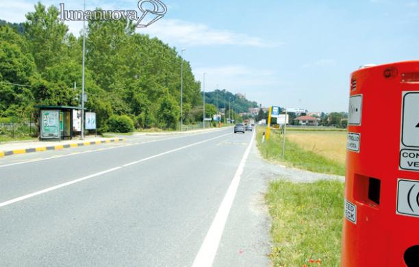 Moto contro auto: nel tamponamento muore una 42enne