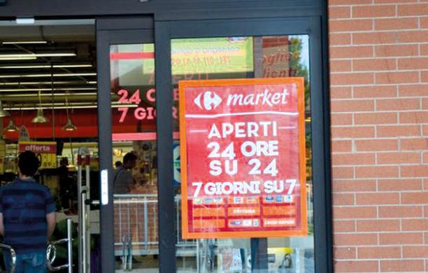 Carrefour aperto 24 ore su 24: via libera alle Serre
