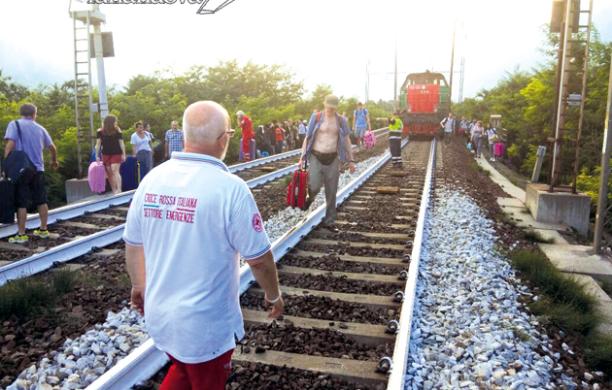 Panico sul Tgv: 300 passeggeri nella morsa del caldo  