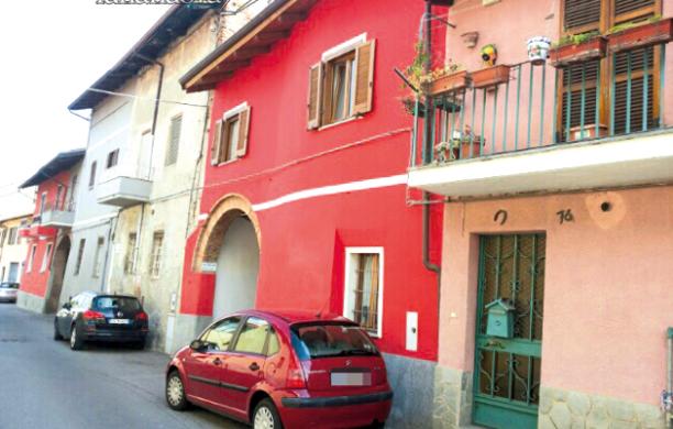 Rivoli centro, un guazzabuglio di colori