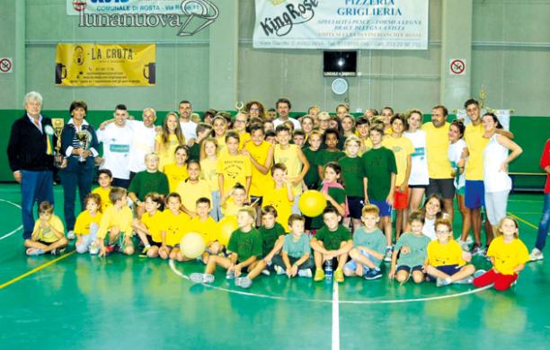Delfini al fotofinish nel Palio dei Rioni