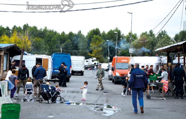 Alta tensione al campo nomadi