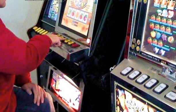 Raid di truffe ai videopoker dei bar
