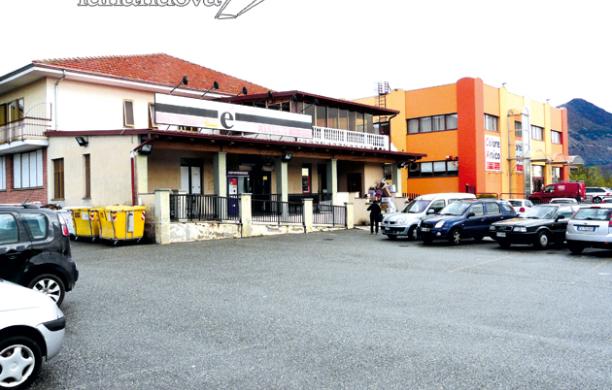 Rapina armata in stile Halloween: rubati 3mila euro