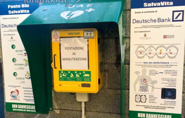 Addio defibrillatore: due mesi dopo è già stato rubato
