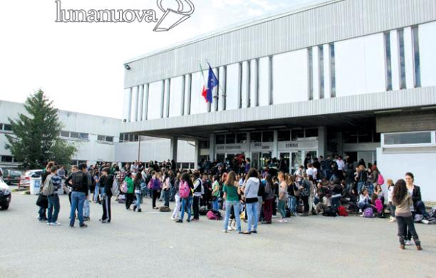 Liceo Curie, le molestie del prof erano inventate