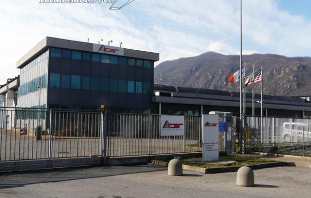 Accordo all'Alcar: lo stabilimento è salvo, ma i sacrifici rimangono