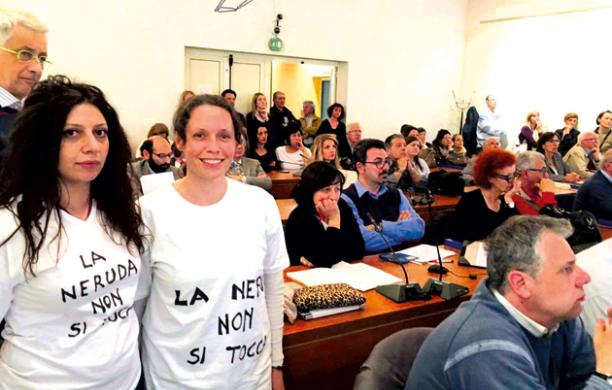 Sulla scuola Neruda tensione alle stelle