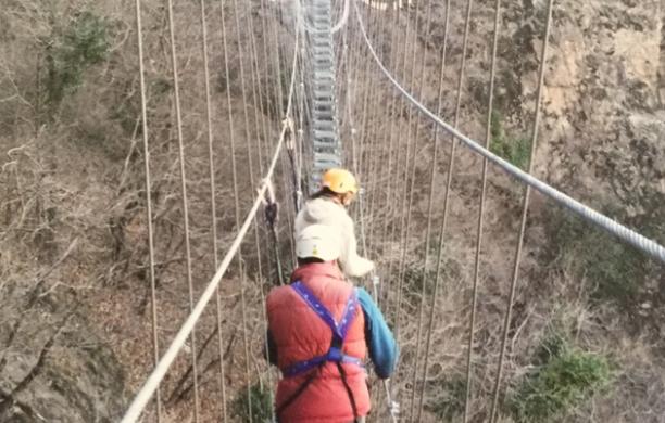 Ponte tibetano e nuova via ferrata: è la volta buona