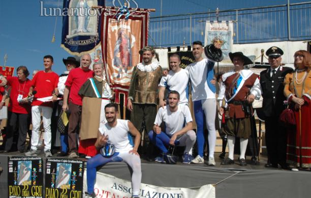 Bis biancoazzurro al Palio, Santa Maria domina la corsa