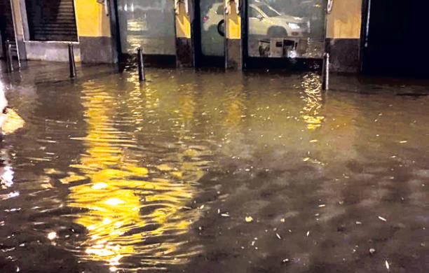 Bomba d'acqua mercoledì sera sulla media valle: strade allagate
