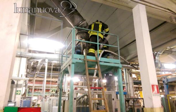 Calo di tensione elettrica: brucia il forno, operai evacuati