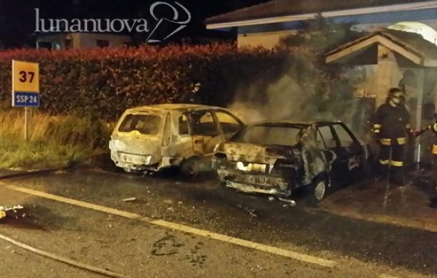 Due auto in fiamme a San Valeriano: «L'incendio è doloso»