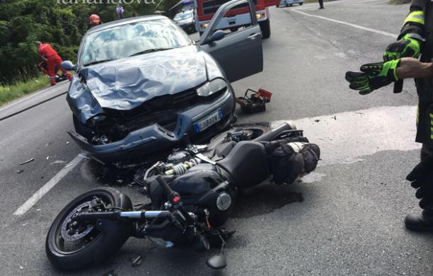 Caprie, scontro tra auto e moto: grave giovane centauro