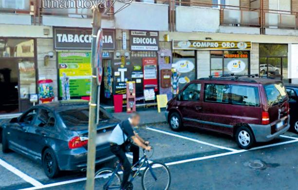 Beinasco, rapina lampo in tabaccheria: due banditi fuggono con 10mila euro