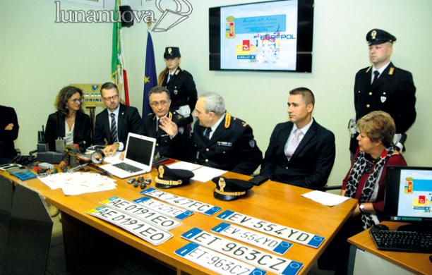 Polstrada Susa: traffico di auto di lusso, 27 arresti